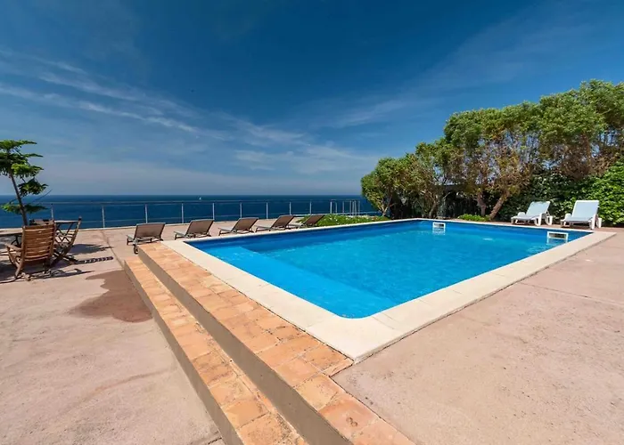 Belle Avec Acces Direct A La *