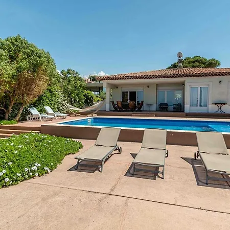 Belle Avec Accès Direct à La