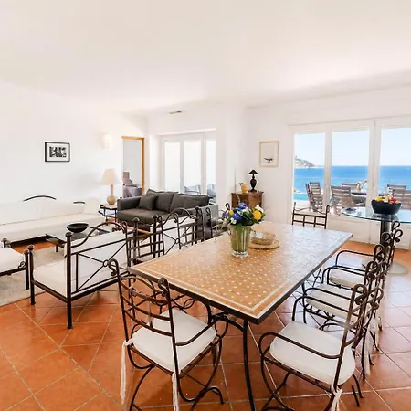 Villa Belle Avec Acces Direct A La *