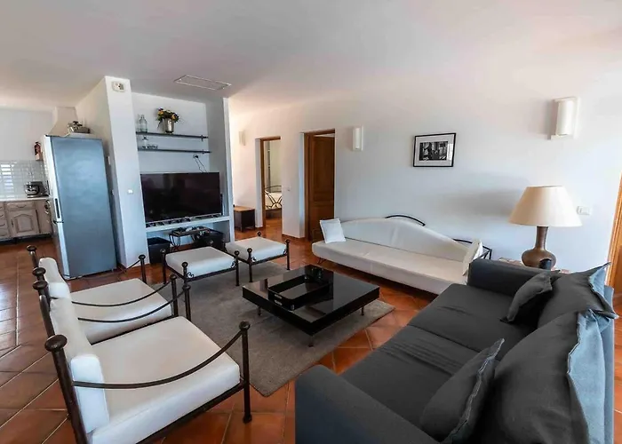 Belle Avec Accès Direct à La *