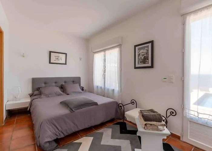 Villa Belle Avec Accès Direct à La *